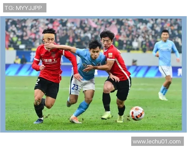 广州对决大连人中超激战即将上演球迷期待精彩表现与激烈竞争 广州对决大连人中超激战即将上演球迷期待精彩表现与激烈竞争